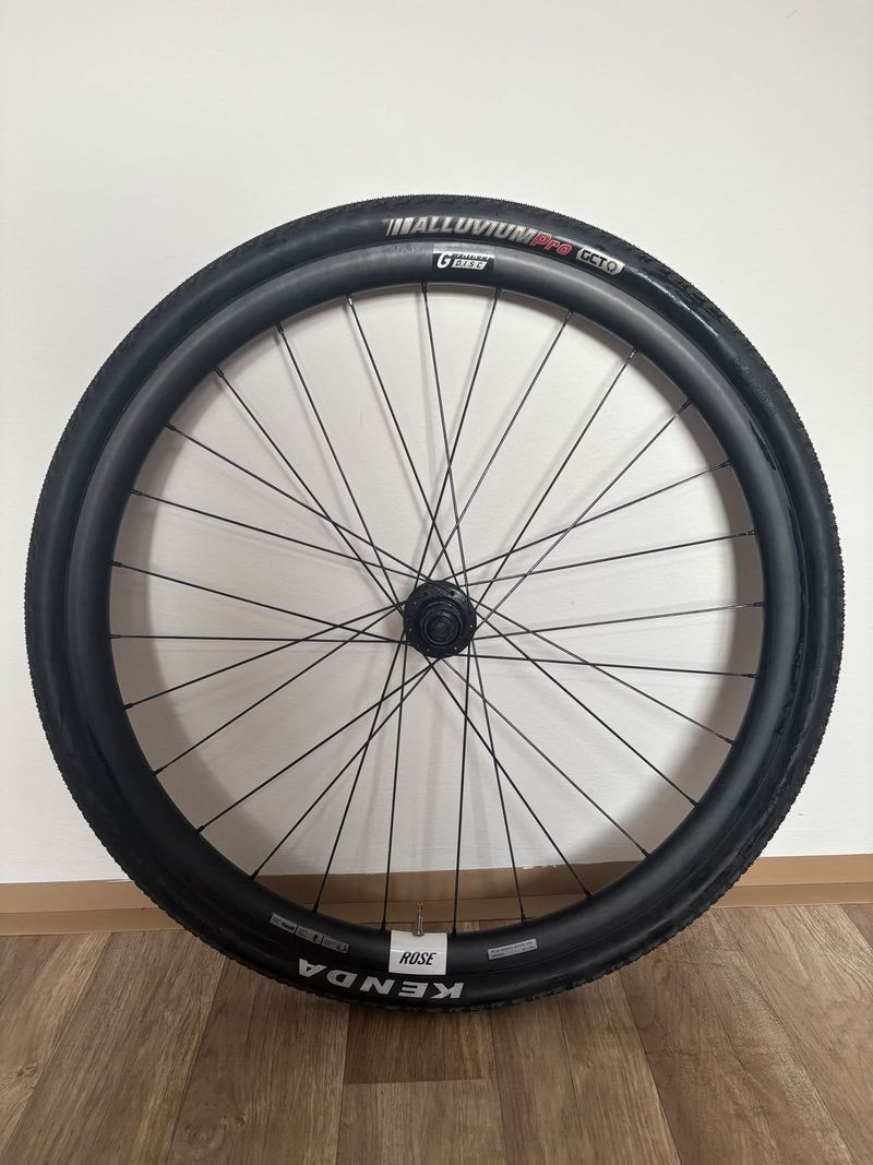 ROSE G-Thirty Disc 28" / 700 C Gravel kola, ořech Shimano