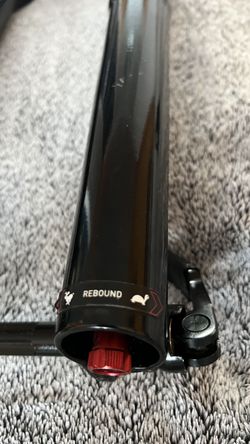 Vidlice Rockshox Reba RL (A9) s ovládáním OneLock