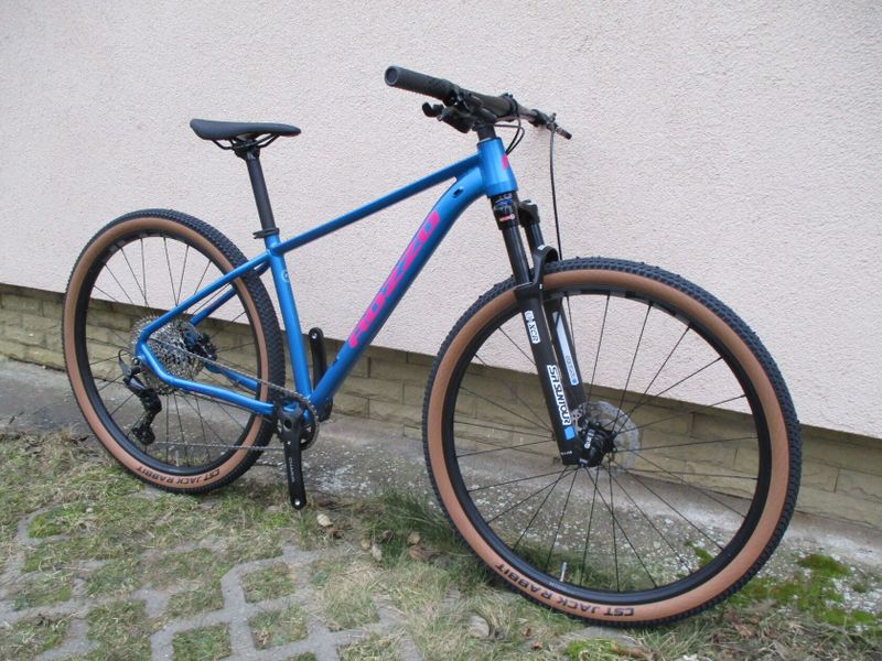 Nové 29" kolo ROZZO Grace, vzduchová vidlice Suntour XCR, osazení Shimano Deore1x12, pevné osy