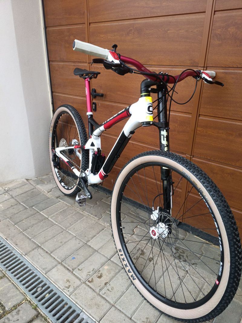 Cannondale 29" Carbonu Trigger Lefty 29" carbon 