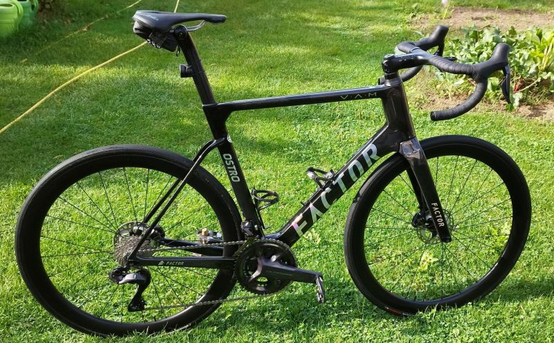 Prodám Factor Ostro w.a.m. + osazení Ultegra R8170 Di2- 12