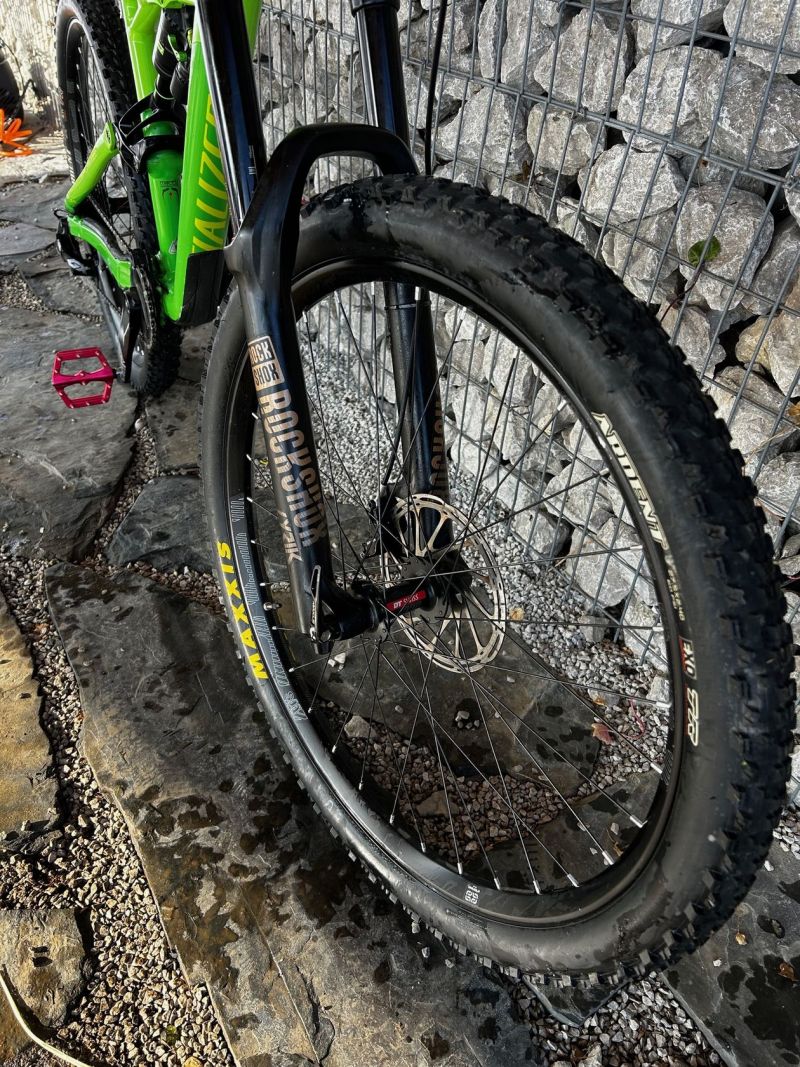 Prodám Specialized Enduro FSR 27,5", velikost M