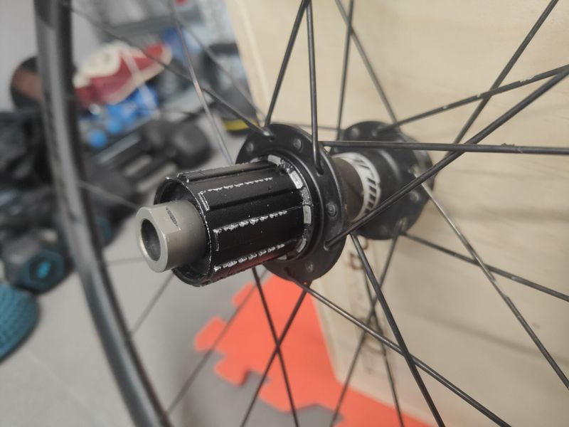 Zapletená kola Prime RR-38 Carbon Clincher Disc Road