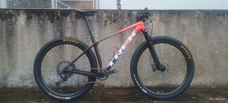 TREK Procaliber 9.8 velikost M/L, Shimano XT, původní cena 108000,-