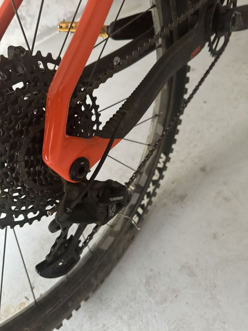 Mondraker Foxy Carbon R