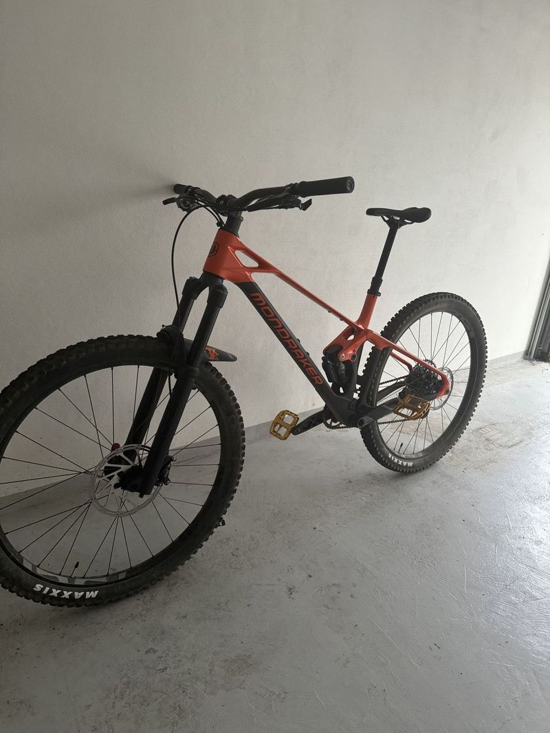 Mondraker Foxy Carbon R