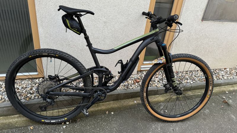 GIANT Trance 2 29"Black/Olive