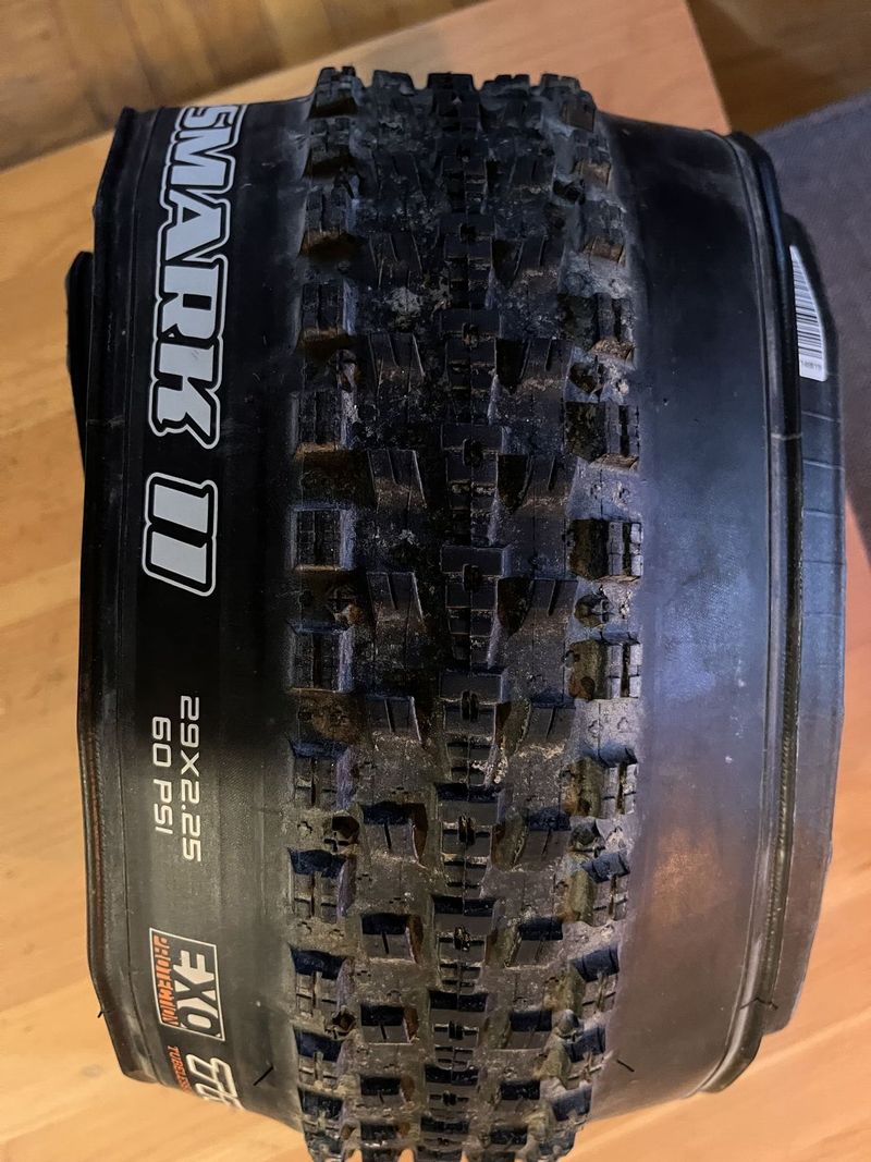 Maxxis crossmark