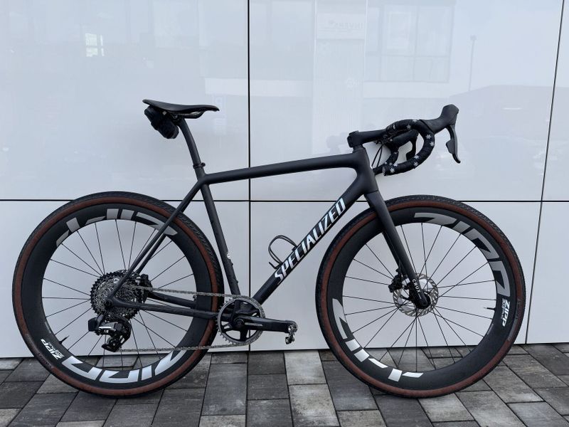 2025 Specialized CRUX (UDH) vel. 56cm @ Sram Force XPLR D2 / ZIPP 303 S XPLR / případně bez kol