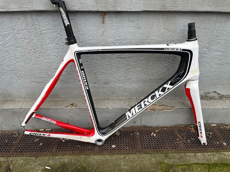 Prasklý celokarbonovy rám EDDY MERCKX vel.L/56cm