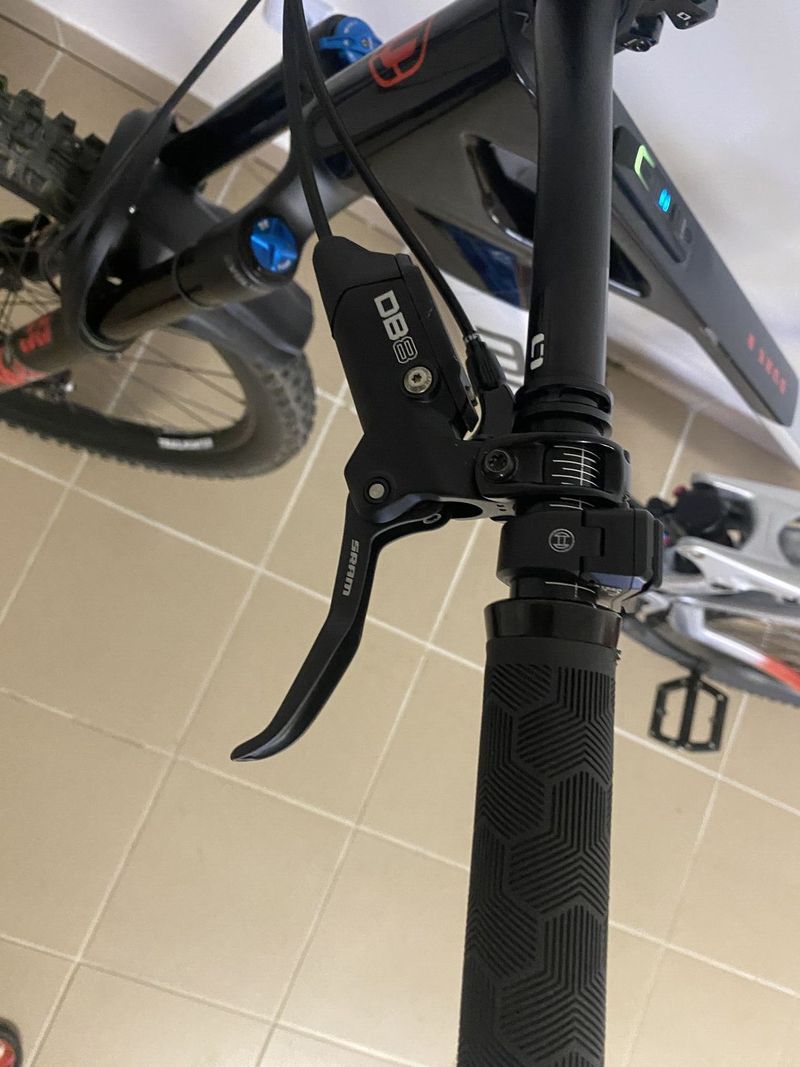 Mondraker DUNE R Bosch SX 400Wh 19,9kg L lehké elektrokolo, najeto 450km, v záruce