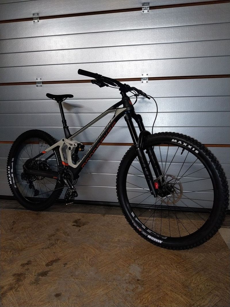 MONDRAKER SUPERFOXY CARBON R 