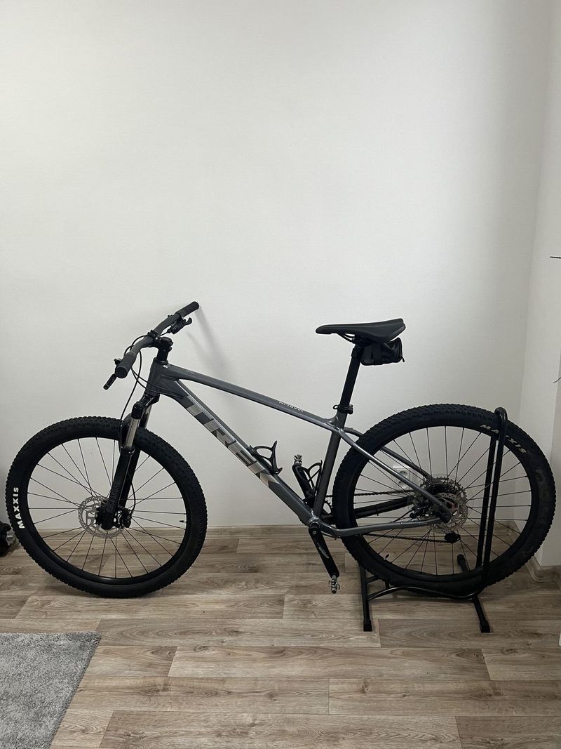 Trek Marlin 7 Gen 3 Galactic Gray velikost L