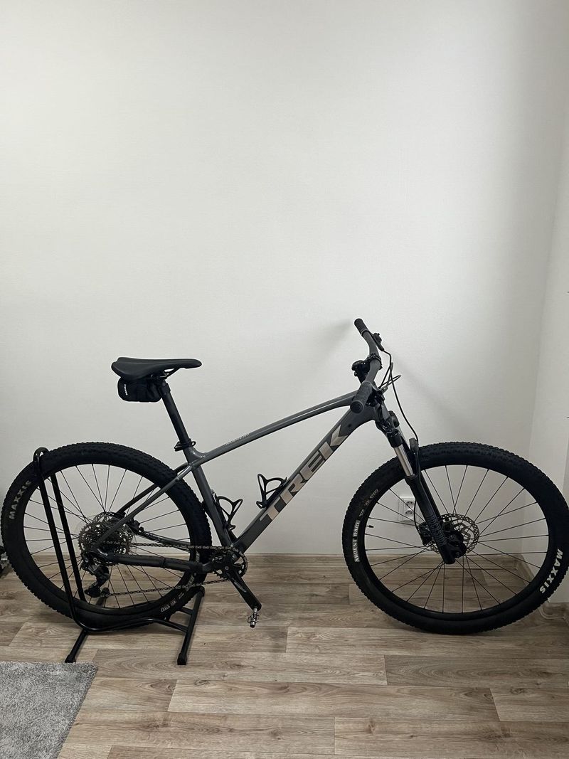 Trek Marlin 7 Gen 3 Galactic Gray velikost L