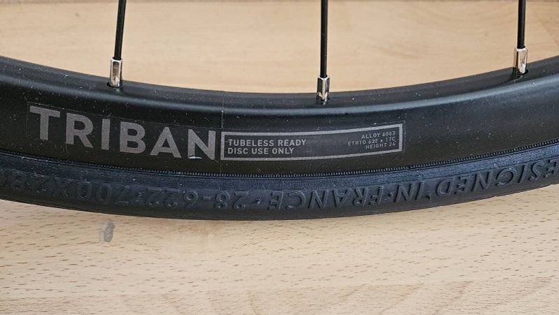 Sada kol Triban Tubeless Ready 28"