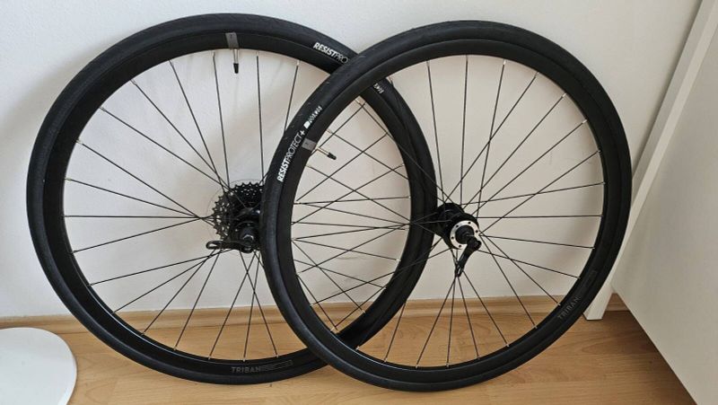 Sada kol Triban Tubeless Ready 28"