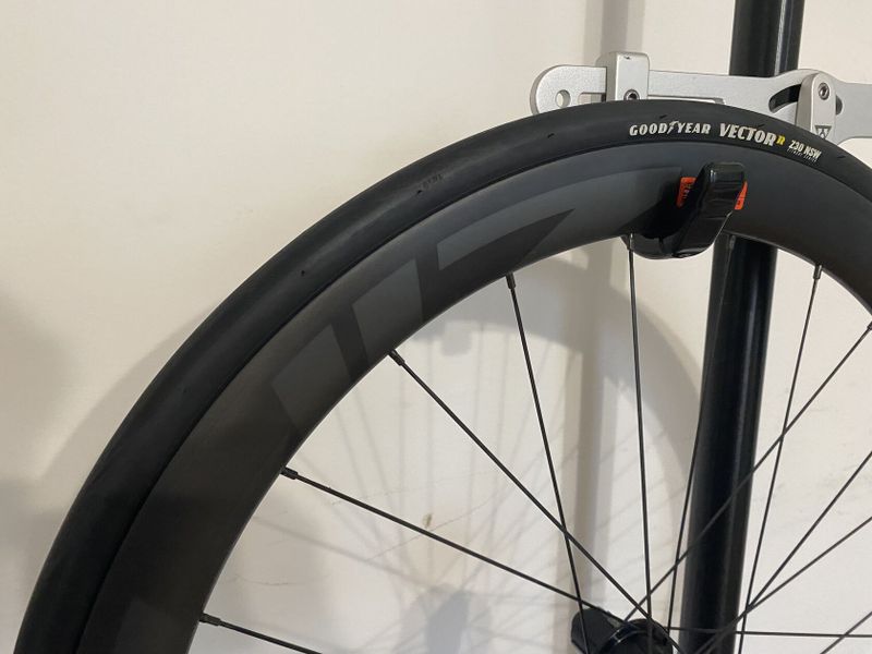 Zapletená kola Zipp 303 S ořech Shimano