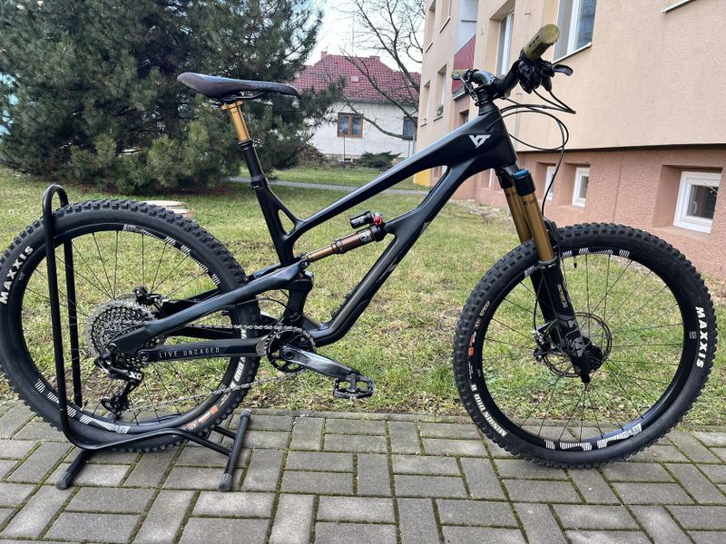 karbonové enduro YT JEFFSY 27,5