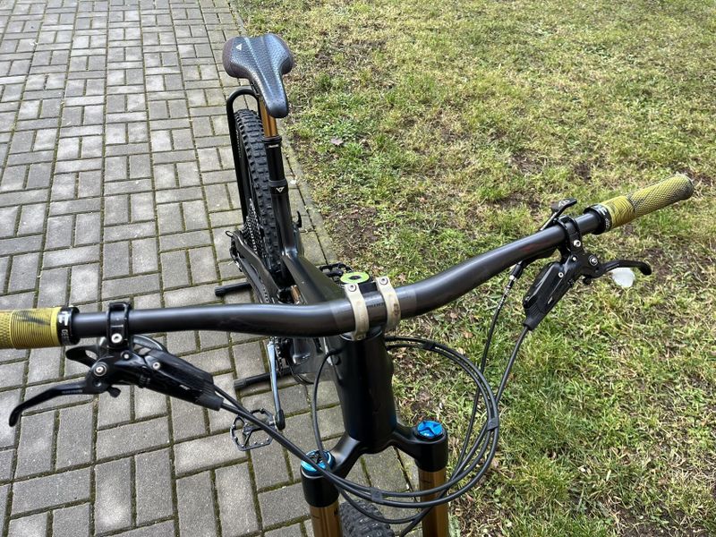 karbonové enduro YT JEFFSY 27,5