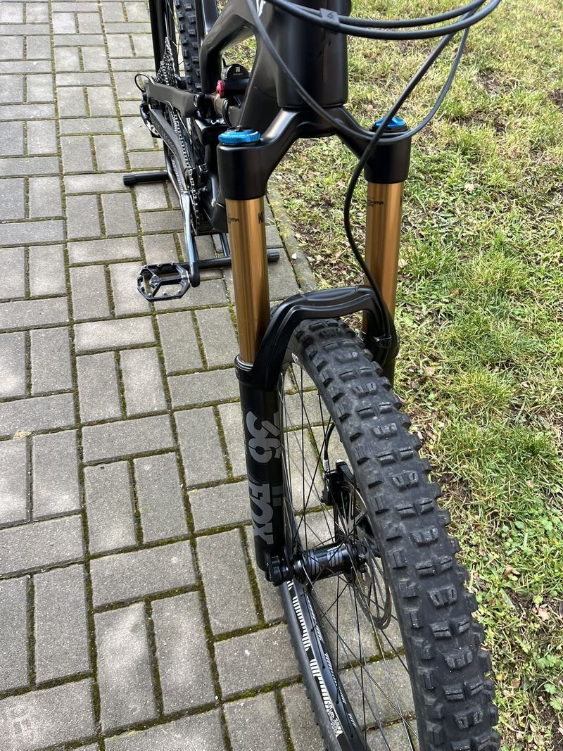 karbonové enduro YT JEFFSY 27,5