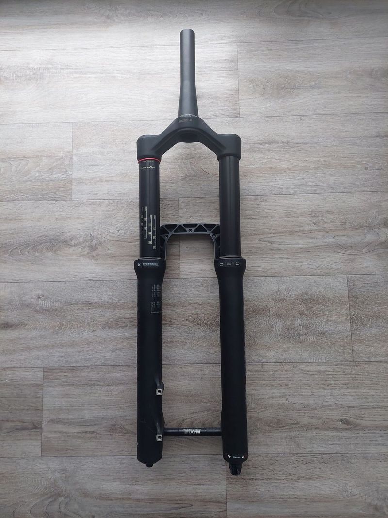 Vidlice RockShox Domain RC - Crown