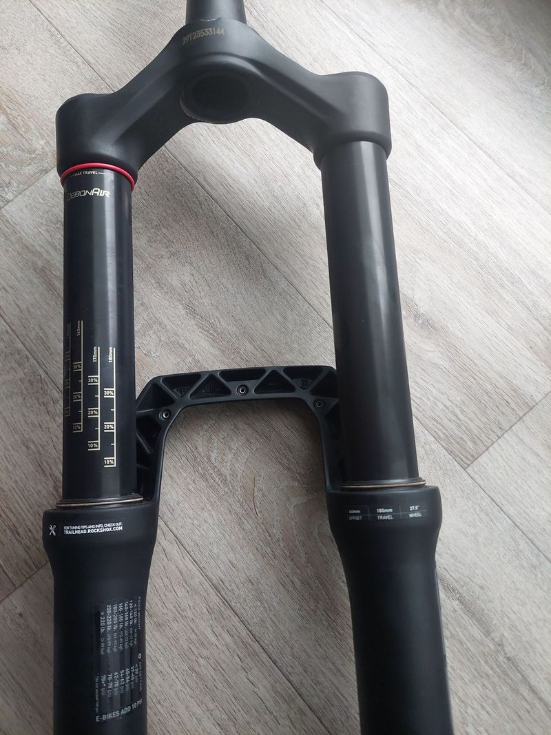 Vidlice RockShox Domain RC - Crown