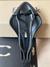 Fizik Arione R5 Open š.130cm