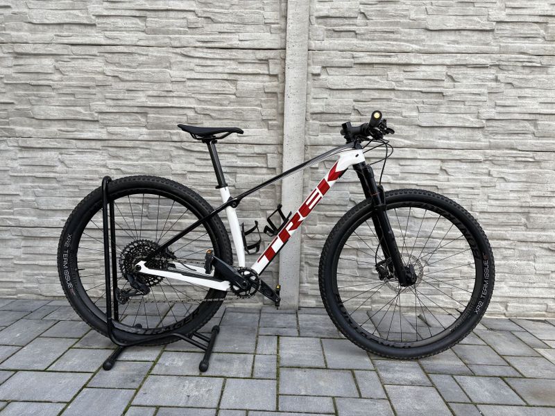 Trek procaliber 9.7. karbonová kola < 200 km