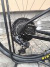 Agresivní Gravel bike s elektronickým řazením 