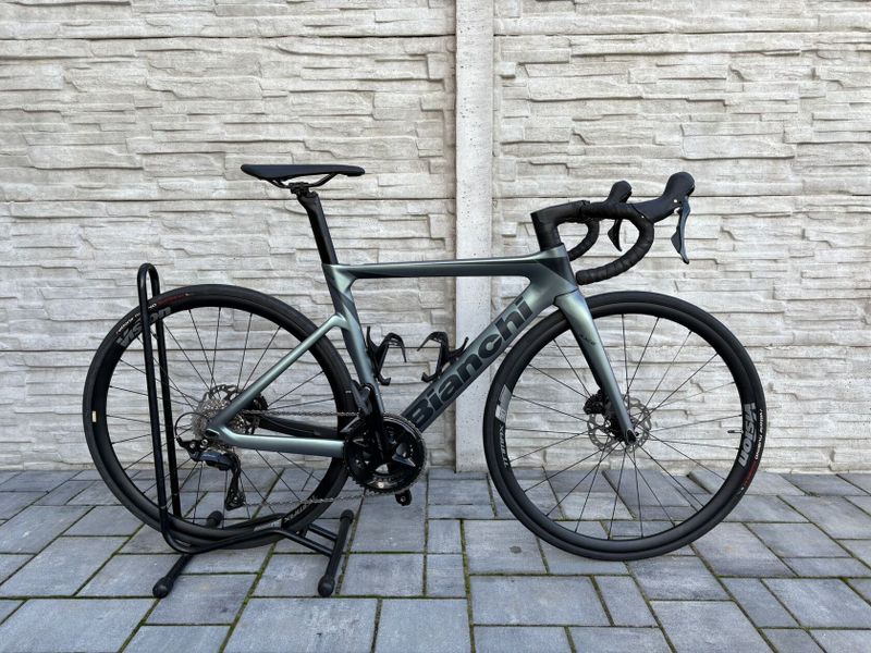 Bianchi oltre sport disc < 1000 km 12 speed