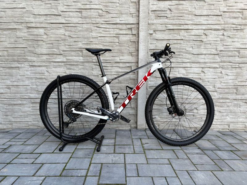 Trek procaliber 9.7. - karbonová kola M/L