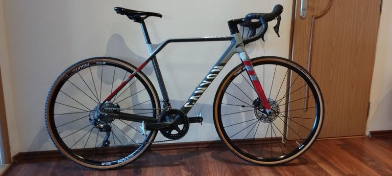 Canyon Inflite CF SL 7.0