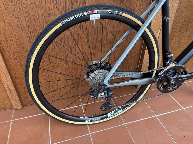 STEVENS SUPERPRESTIGE NEW 52 cm - cyklokros - Shimano elektrika 2x11, kola DT SWISS / plášťové