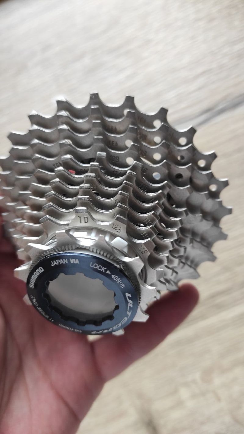 Prodám novou kazetu Shimano Ultegra 