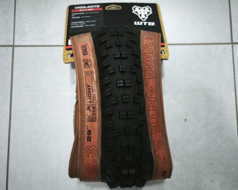 WTB Vigilante TCS Light Fast Rolling SG2 29x2,3" kevlar černá/hnědá