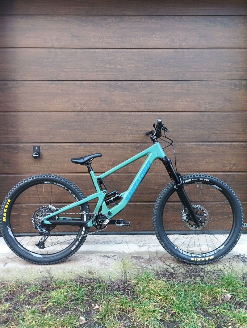 Santa Cruz Bronson CC V3 velikost : M 