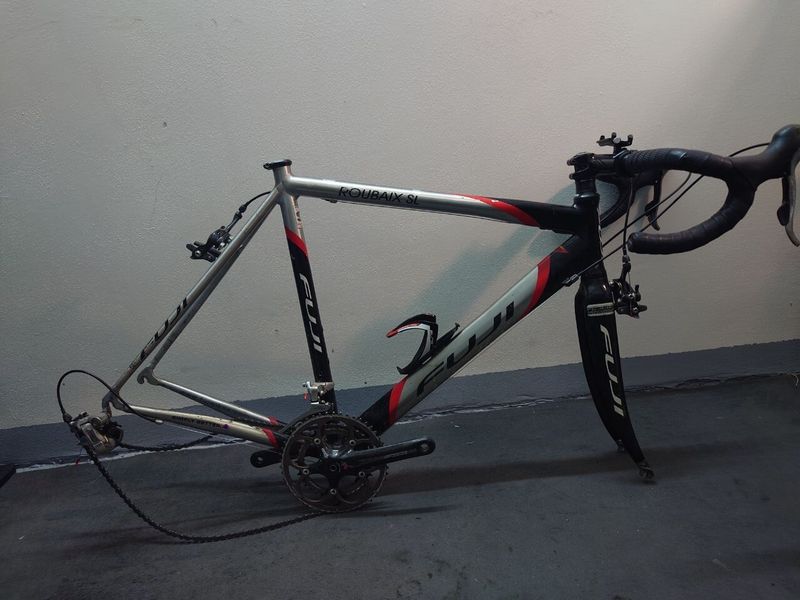 Ram silničního kola FUJI ROUBAIX SL vel.54