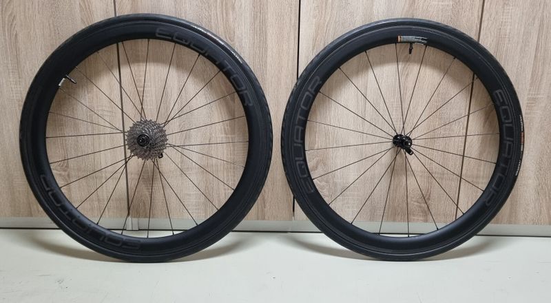 Karbonová zapletená kola Equator 45T + galusky Tufo Elite Ride + kazeta 11-28 + přehazovačka SH105