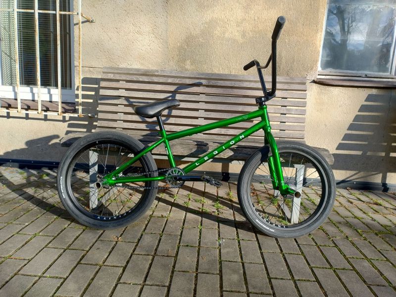 BMX kolo MONGOOSE Legion L100 21" 2023