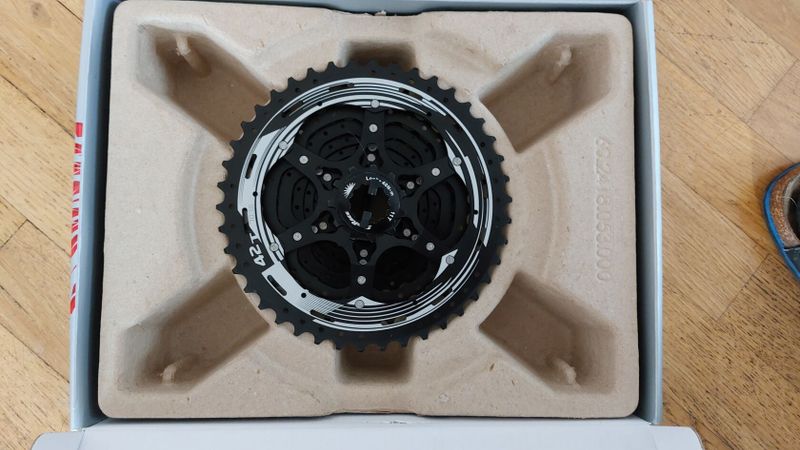 Prodám novou sadu Sram Rival 1x11 manual 