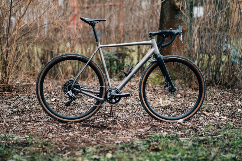 NSbikes RAG+ 1 s karbonovými koly Roval - velikost L (nebo 25000 Kč s pův. hliníkovými koly