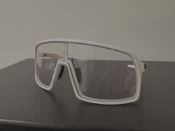 Oakley Sutro Photochromic (bílý rám)