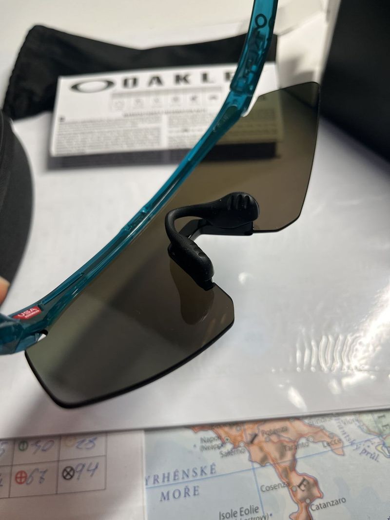 Oakley hydro