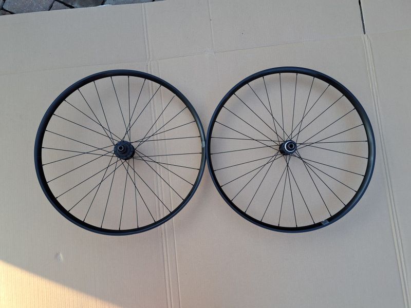 Zapletená alu kola Specialized 29", i25, 28h, 15x110, 12x148, microspline, centerlock