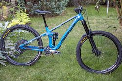 Celoodpružené enduro kolo Transition Sentinel