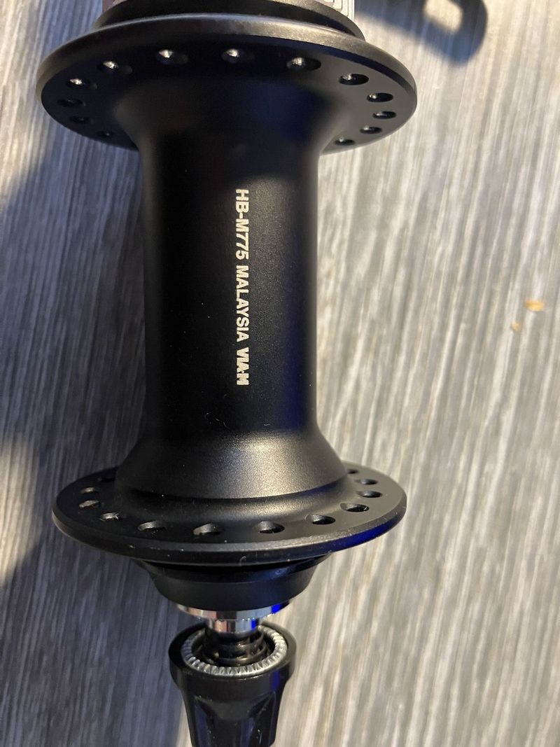 Náboj Shimano Deore XT pro kotoučovou brzdu