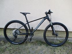 Nové 27,5" kolo ROZZO Swift, vzduch. vidlice Suntour Raidon, osazení Shimano Deore 1x12, pevné osy