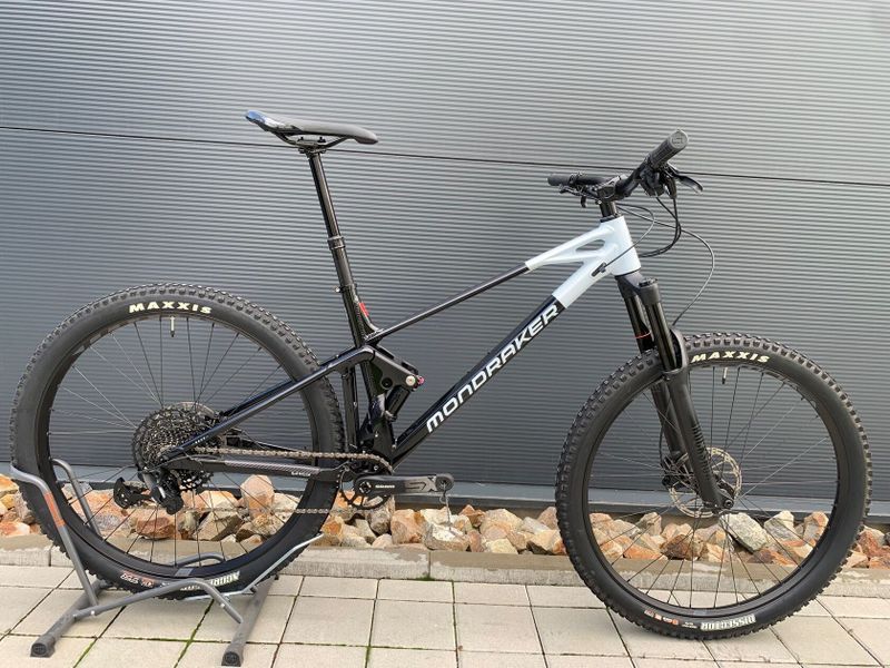 Celoodpružené kolo MONDRAKER Raze black/dirty white velikost L