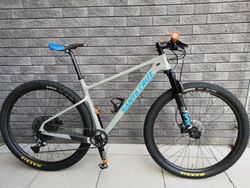 Santa Cruz Highball Carbon - Top hardtail v Zánovním stavu za vyjímečnou cenu!