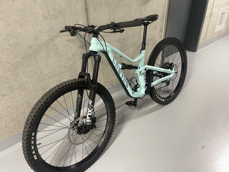 Prodám kolo CANYON SPECTRAL 4 WMN 2021